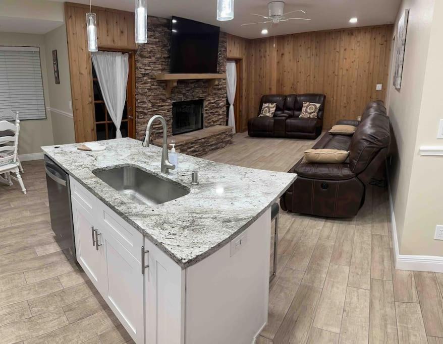 Lake Valrico'S Camelot Court With Heated Pool & Access To Private Lake Exterior foto